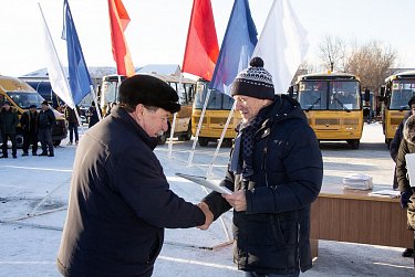 Автопарк школьных автобусов пополнился